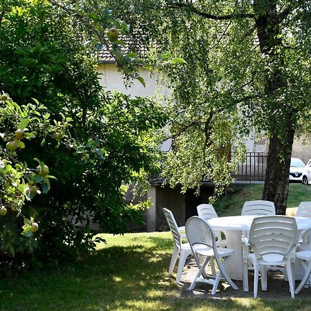 Ferme De Ma Grand-Mere Le Haut-du-Them Exterior photo