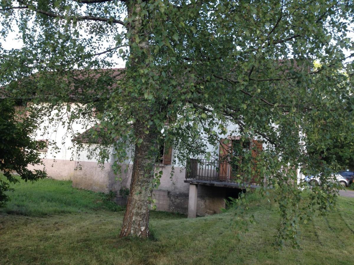 Ferme De Ma Grand-Mere Le Haut-du-Them Exterior photo