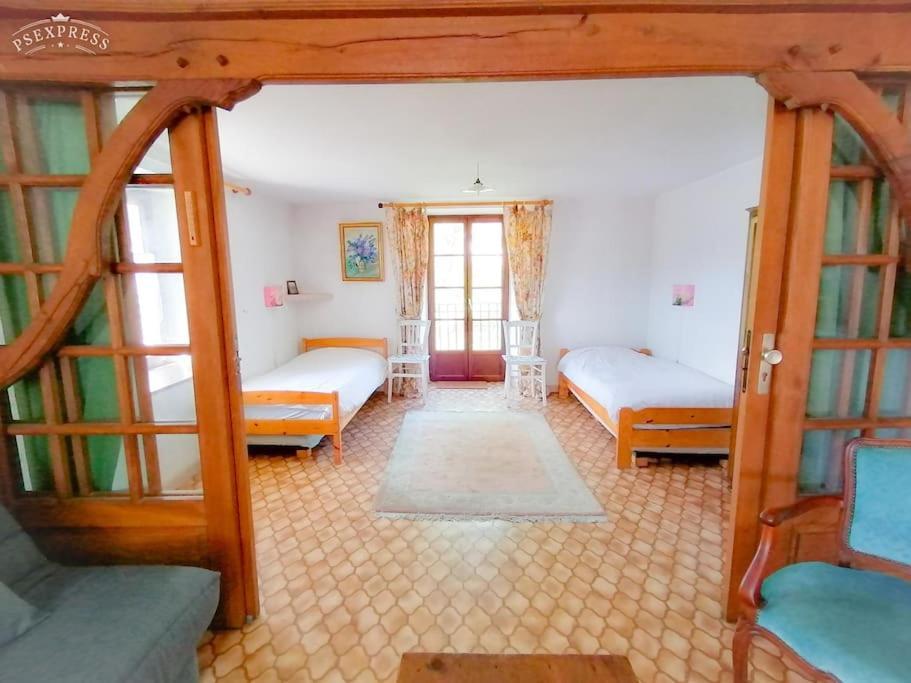 Ferme De Ma Grand-Mere Le Haut-du-Them Exterior photo